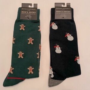 2 pairs Banana Republic holiday socks